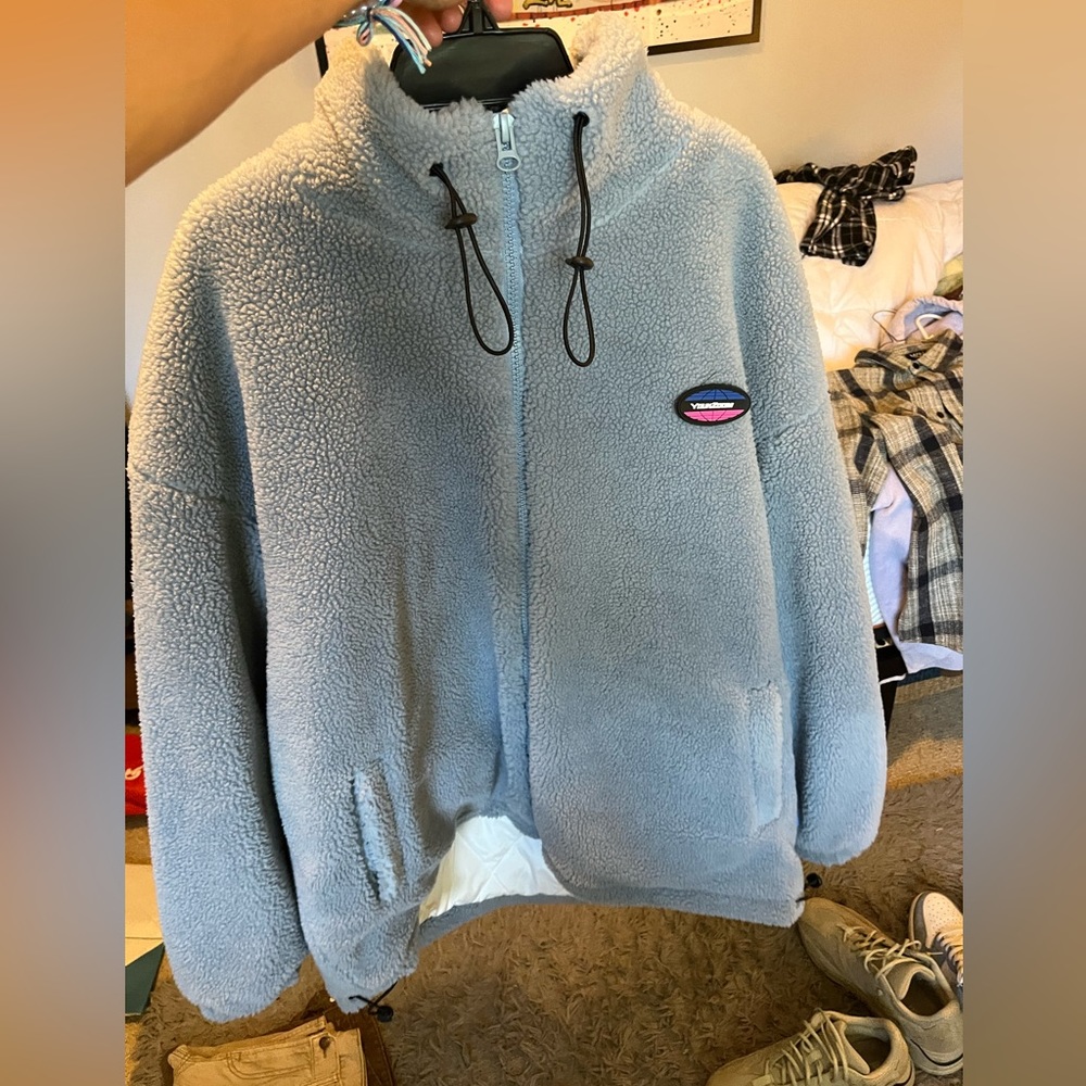 BRAND NEW. Aelfric Eden fleec size large